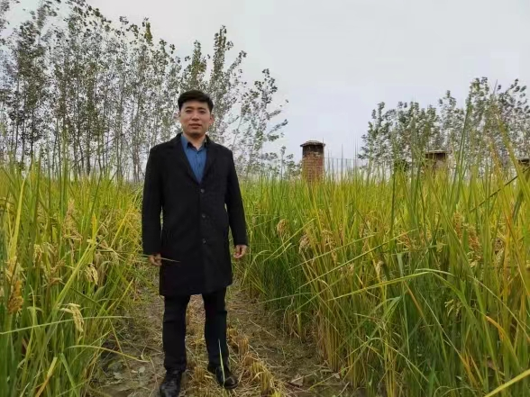 沈子钧：提供专业服务，让乡村振兴“?！逼鹄?png