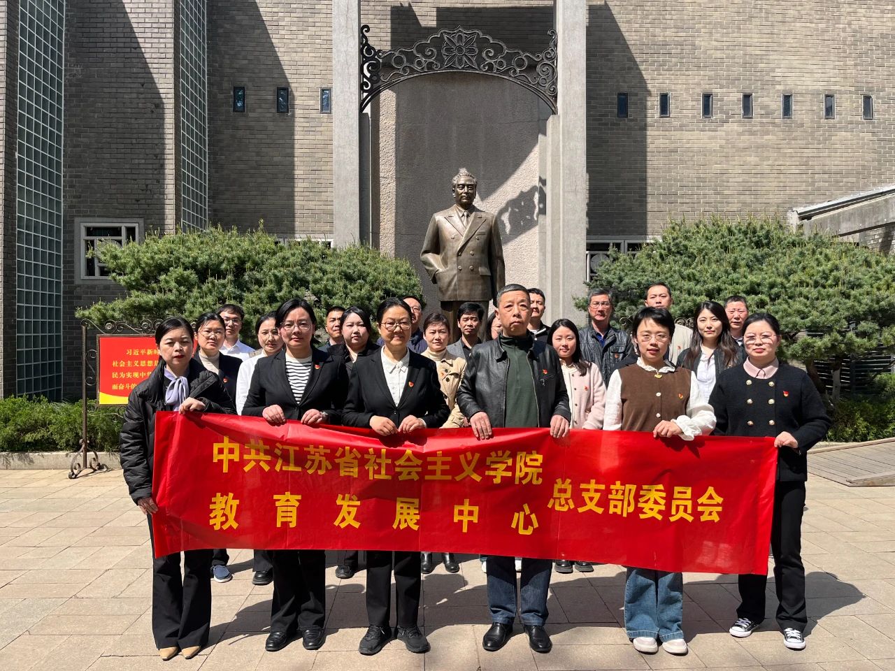 1744247683017.jpg 1744247683017.jpg